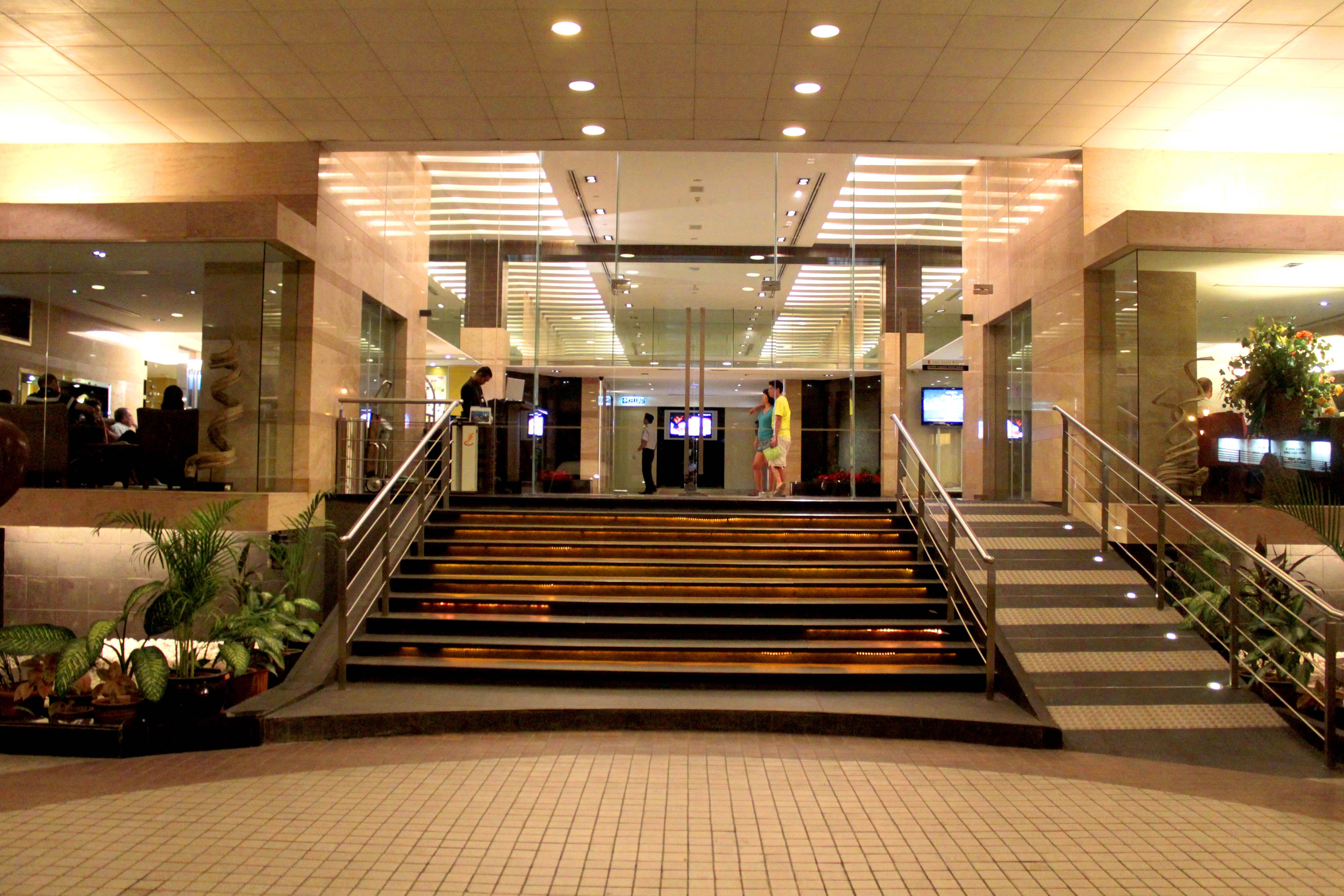 Pacific Regency Hotel Suites Kuala Lumpur Eksteriør billede The lobby of the hotel