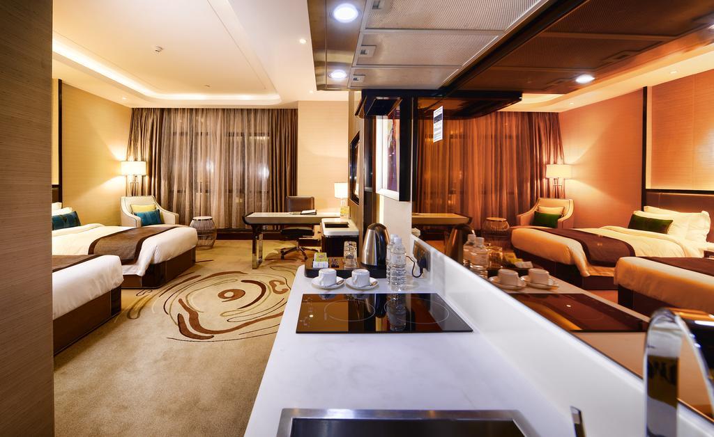Pacific Regency Hotel Suites Kuala Lumpur Eksteriør billede Deluxe Suite