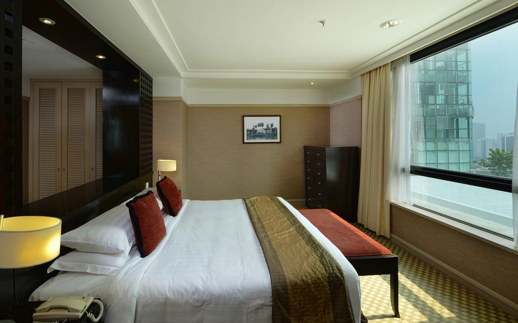 Pacific Regency Hotel Suites Kuala Lumpur Eksteriør billede A bedroom in the hotel